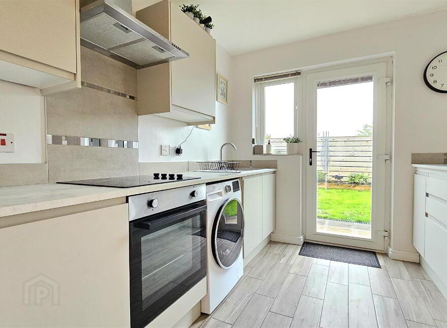 6 Bessfield Close, Carrickfergus, BT38 7BW