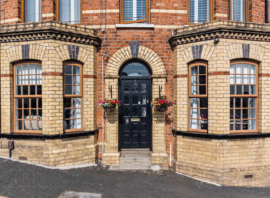 3 Victoria Crescent, Lisburn, BT27 4TG