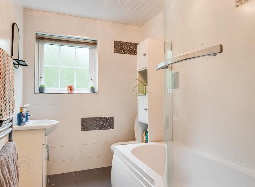 22 Moneynoe Park, Enniskillen, BT74 7ER