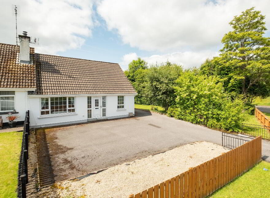 22 Moneynoe Park, Enniskillen, BT74 7ER