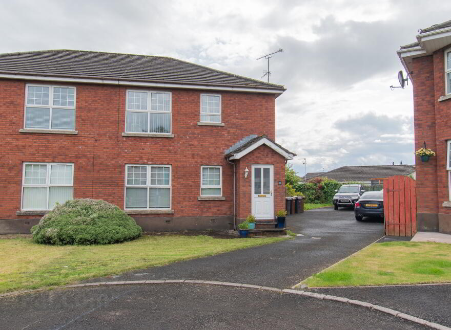 17c Parklands, Ballymena, BT43 6FD photo