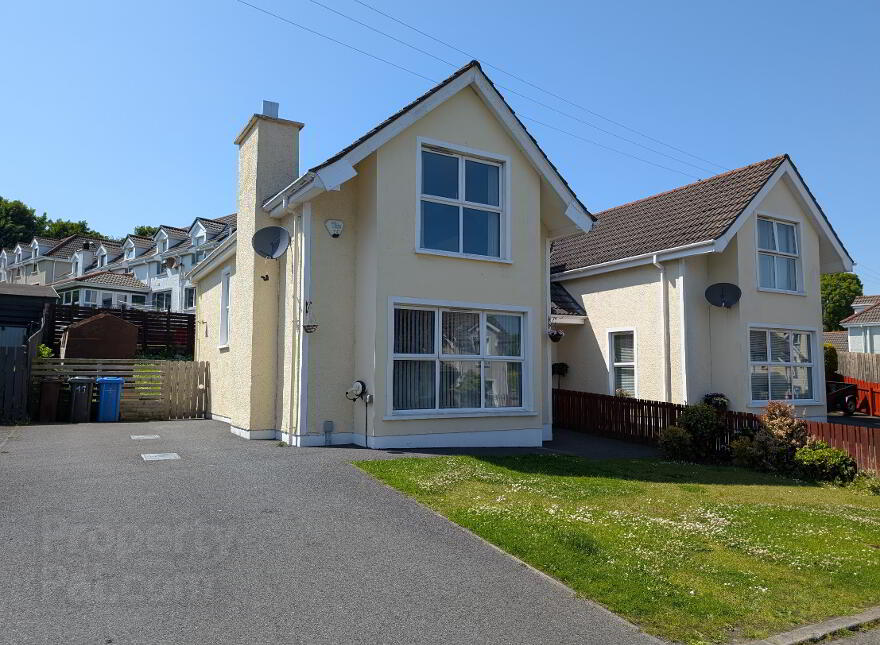 15 Bellfield, Castlewellan, BT31 9RG photo