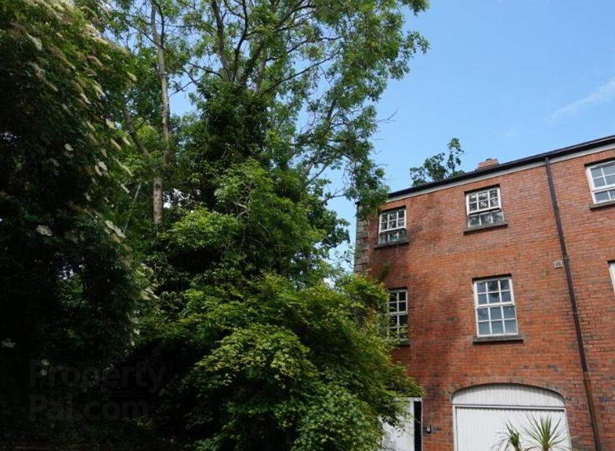 5 Village Green, Moira, BT67 0TN photo