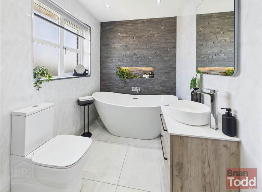 Porter Crescent, Larne, BT40 2TZ
