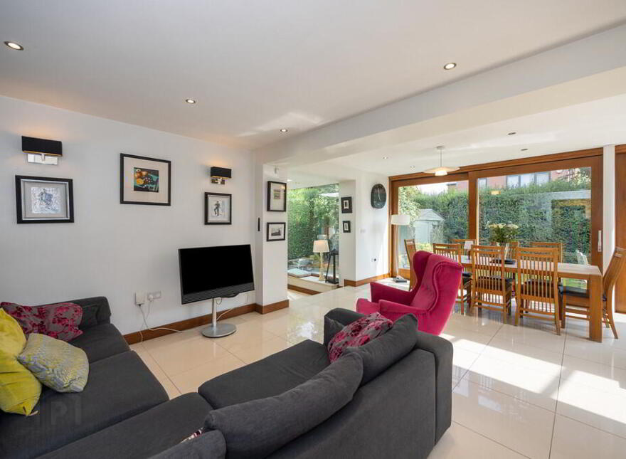 14 Cranmore Gardens, Belfast, BT9 6JL