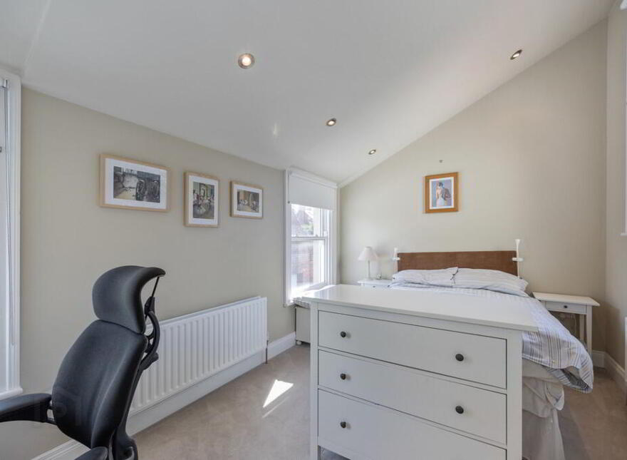 14 Cranmore Gardens, Belfast, BT9 6JL