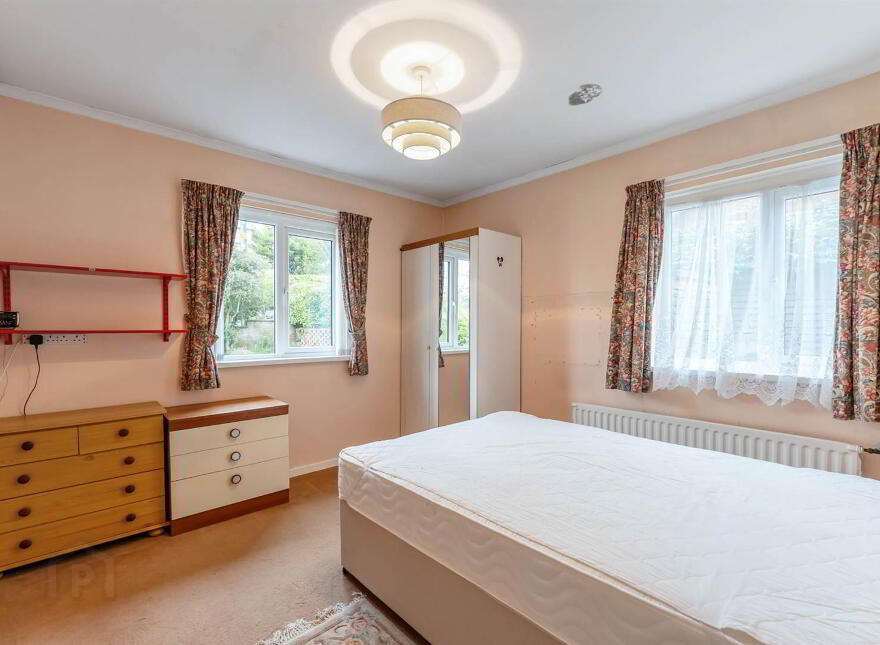 47 Croft Road, Holywood, BT18 0PR