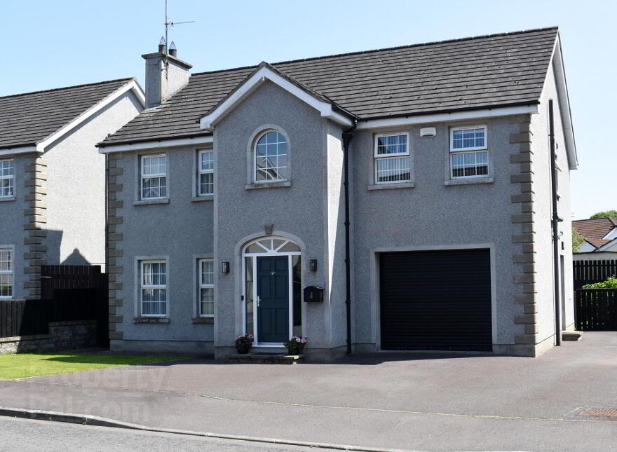 4 Laurelvale Grove, Donaghcloney, BT66 7GF photo
