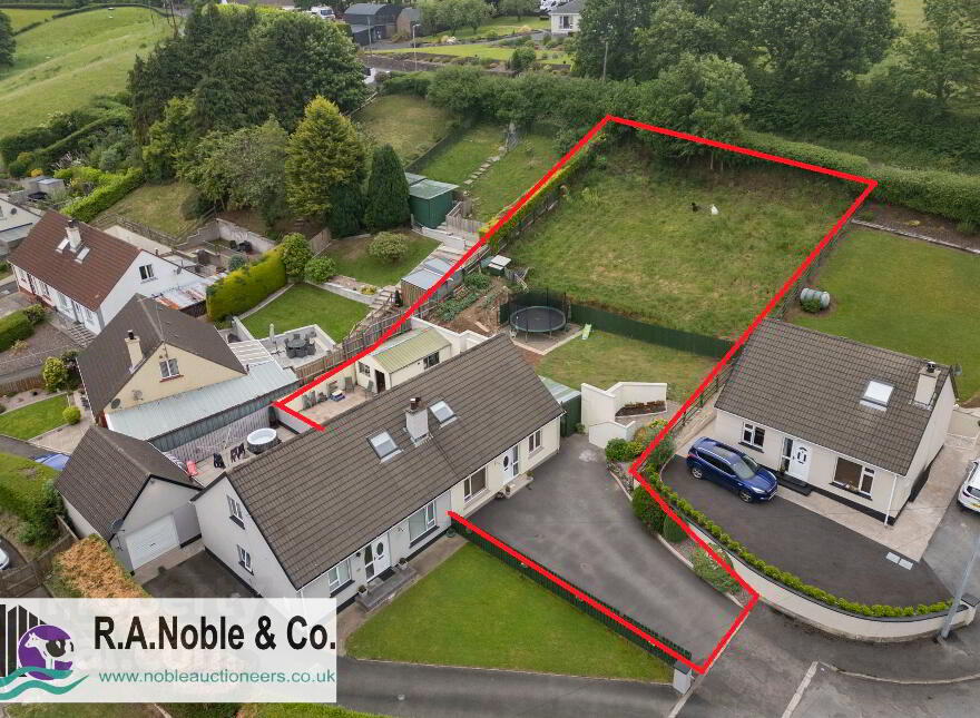 14 Makenny Crescent, Ballinamallard, BT94 2GD photo