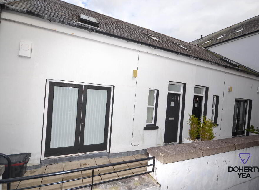 5 St. Nicholas Court, Carrickfergus, BT38 7FD photo
