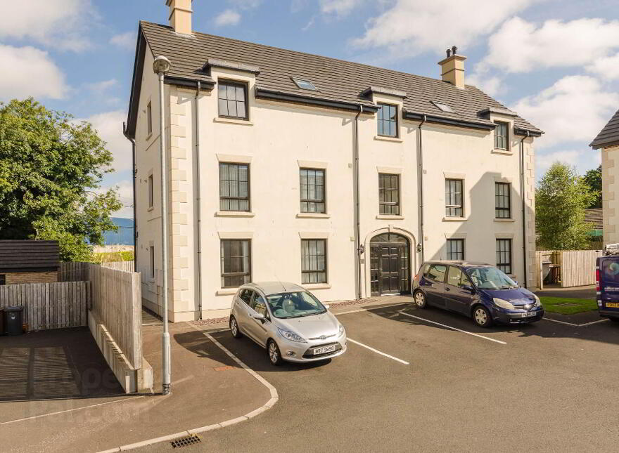2 Lady Wallace Court, Lisburn, BT28 3GU photo
