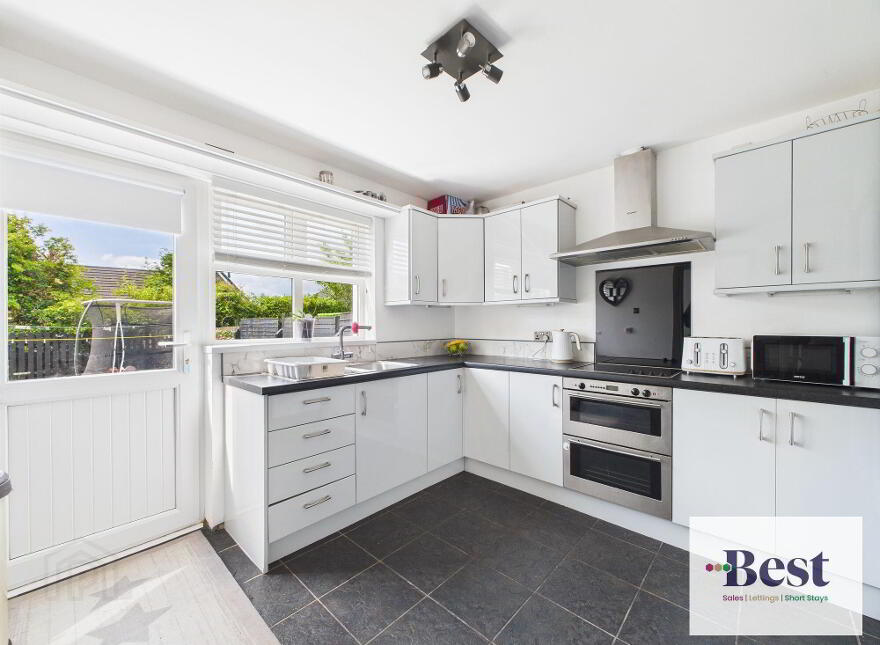 3 Oakdene, Larne, BT40 2FD