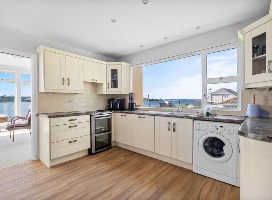 Aerie, Jamesbrook, East Ferry, Midleton