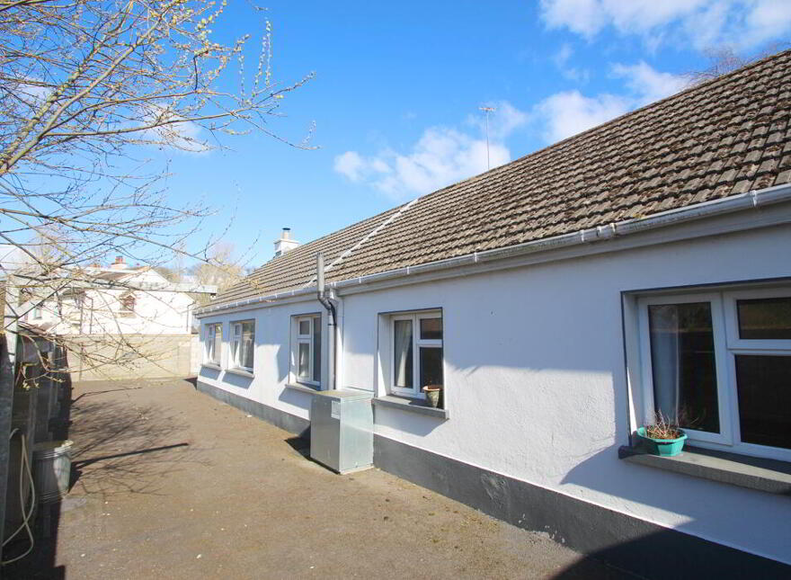 Bridge Street, Kilcormac, Offaly, R42K261