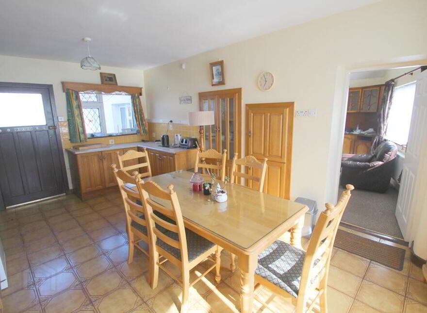 Bridge Street, Kilcormac, Offaly, R42K261