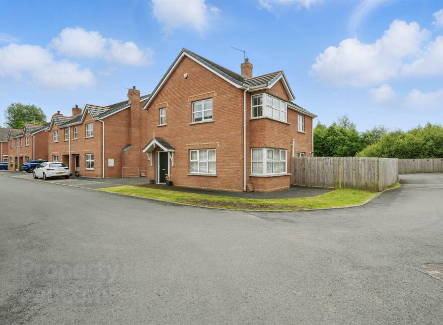 6 Limetree Court, Lisburn, BT28 2WG photo