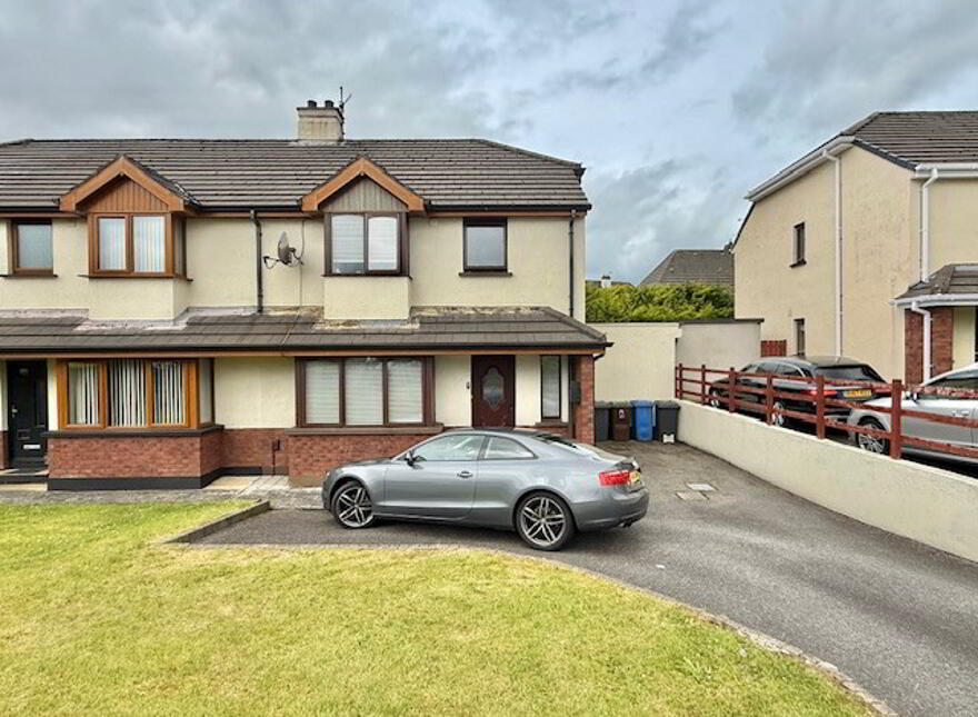 135 Woodbrook, Derry, BT48 8FQ photo