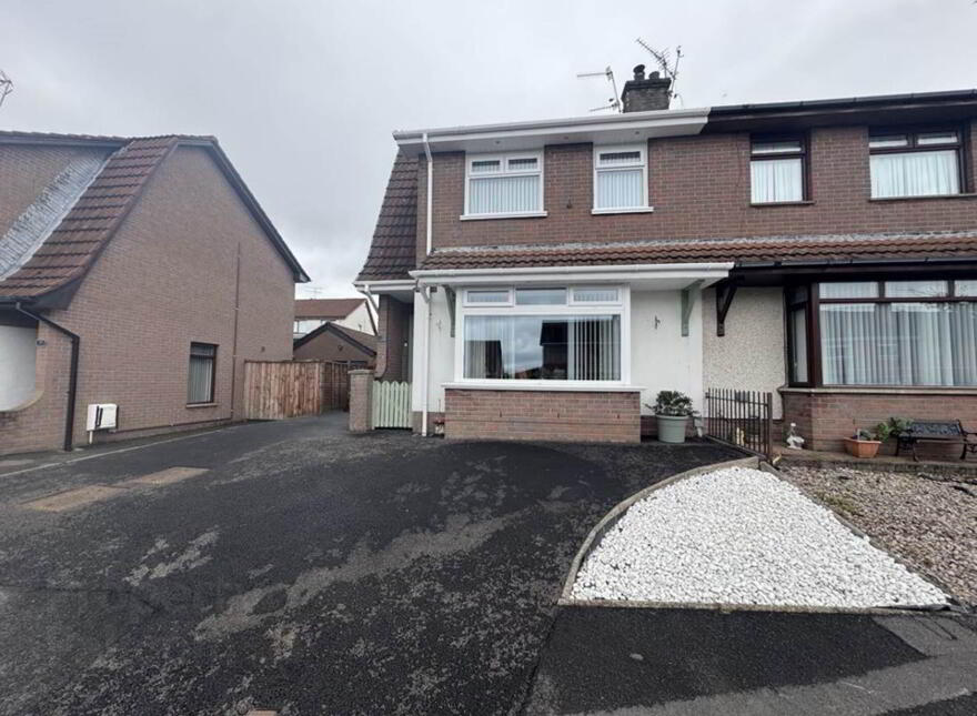 12 Leicester Park, Carrickfergus, BT38 8YZ photo