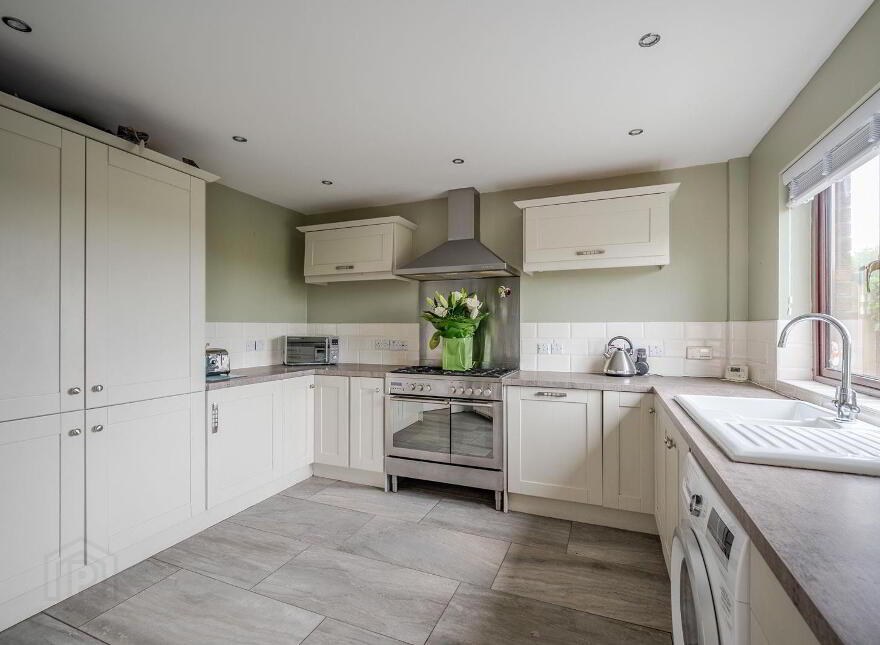11 Ashbrooke, Donaghadee, BT21 0EY