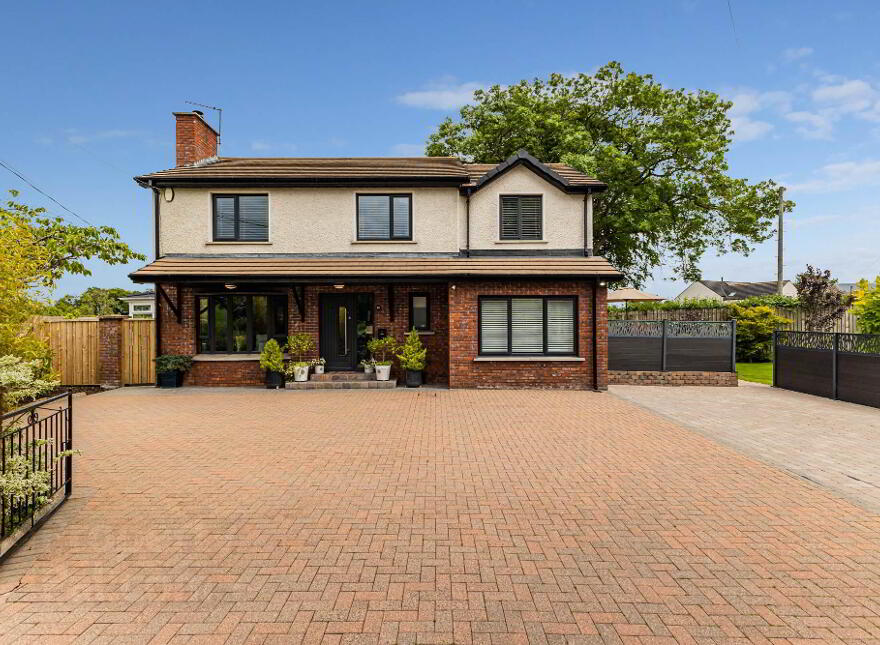 92 Comber Road, Hillsborough, BT26 6NA photo
