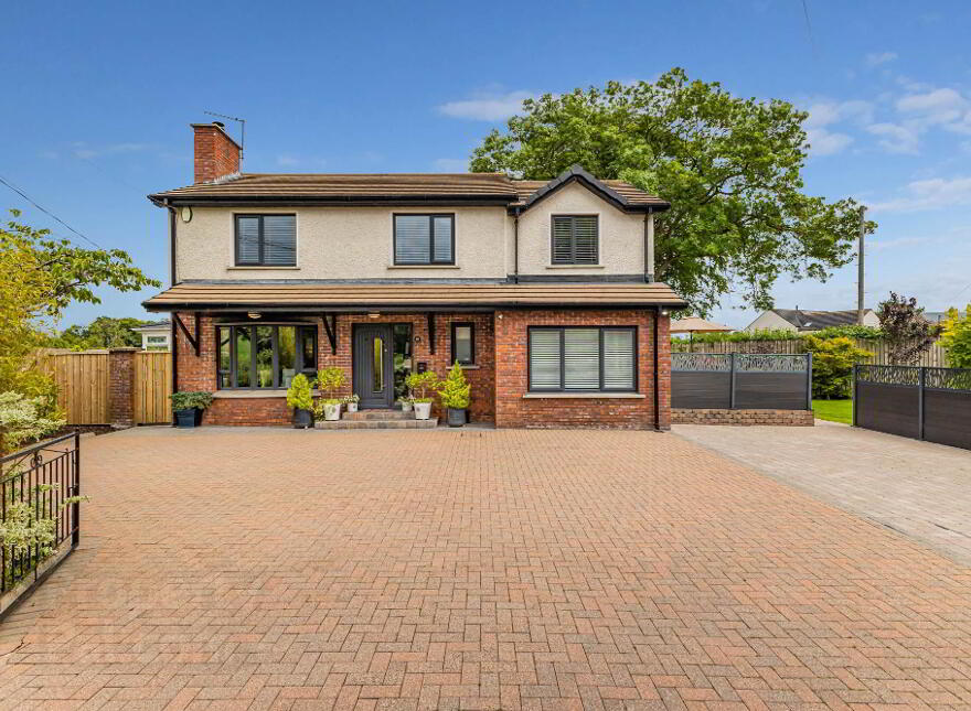 92 Comber Road, Hillsborough, BT26 6NA photo