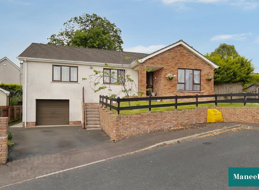 6 Willow Close, Dungannon, BT70 1XF photo
