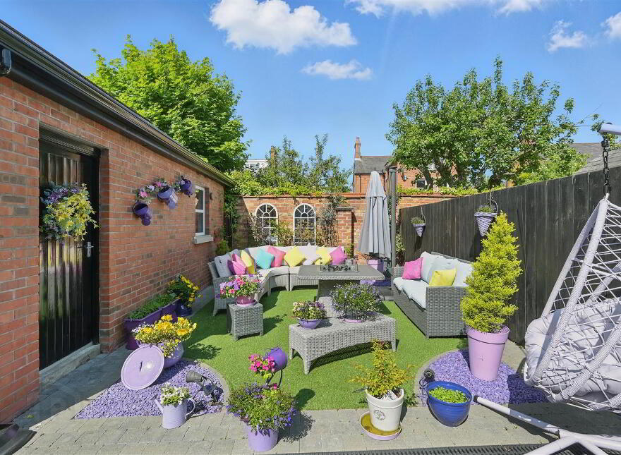 16a Myrtlefield Park, Belfast, BT9 6NE