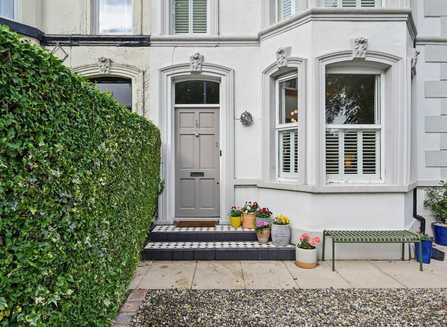76 Earlswood Road, Ballyhackamore, Belfast, BT4 3DZ