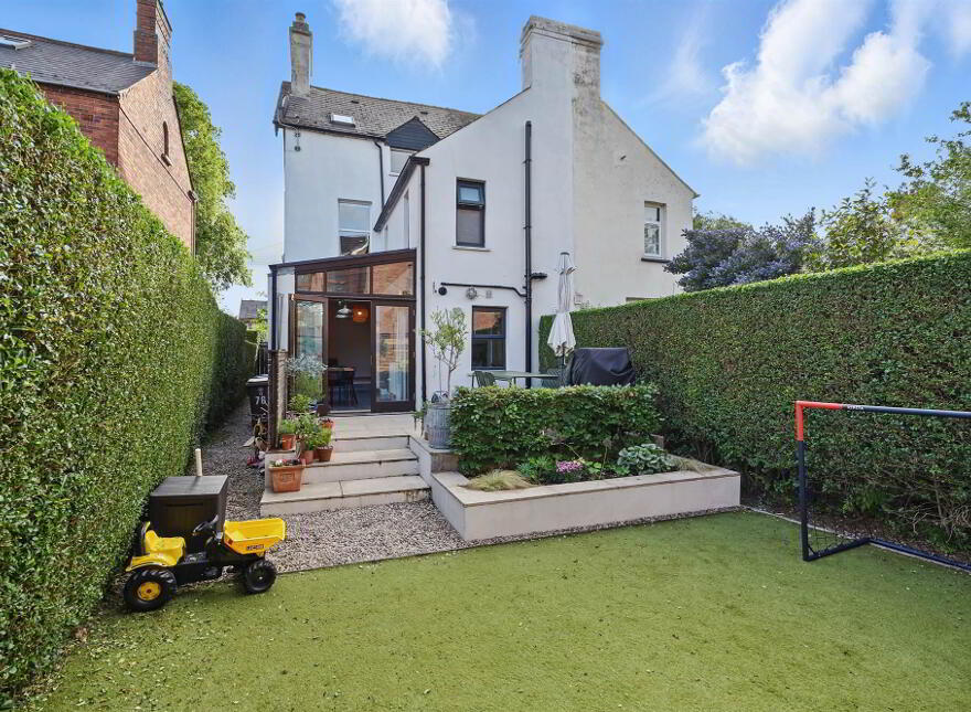 76 Earlswood Road, Ballyhackamore, Belfast, BT4 3DZ