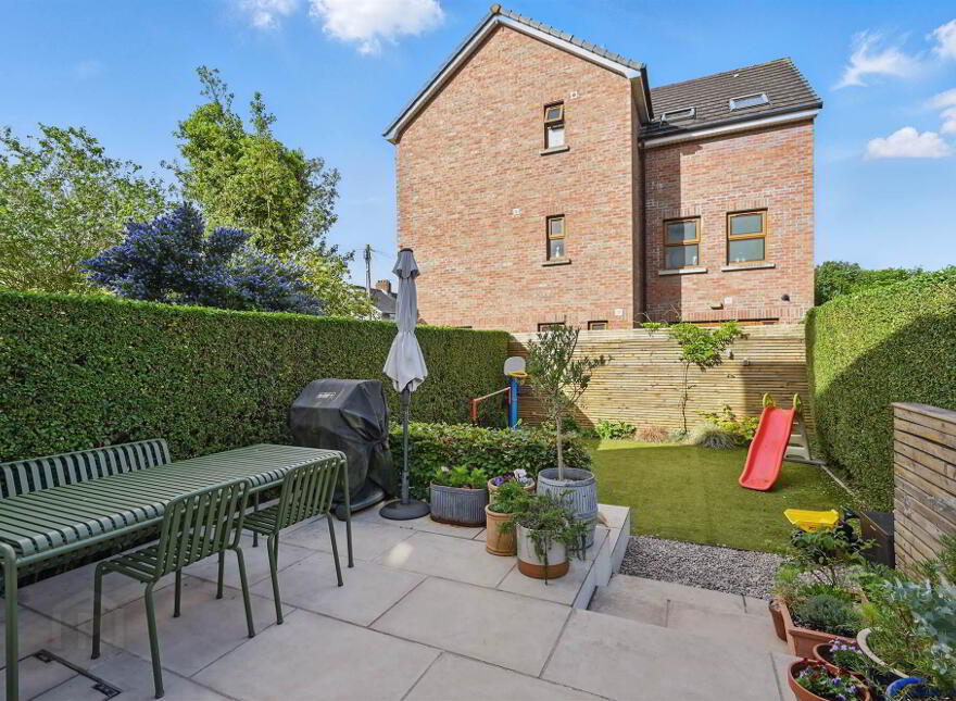 76 Earlswood Road, Ballyhackamore, Belfast, BT4 3DZ