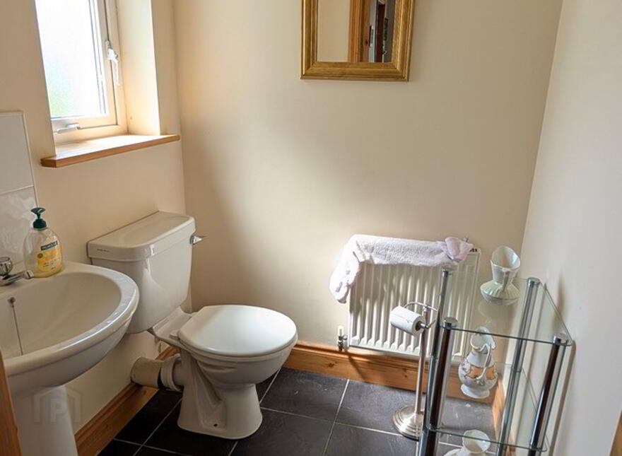 4 Cluain Alainn, Carrigallen, H12E188