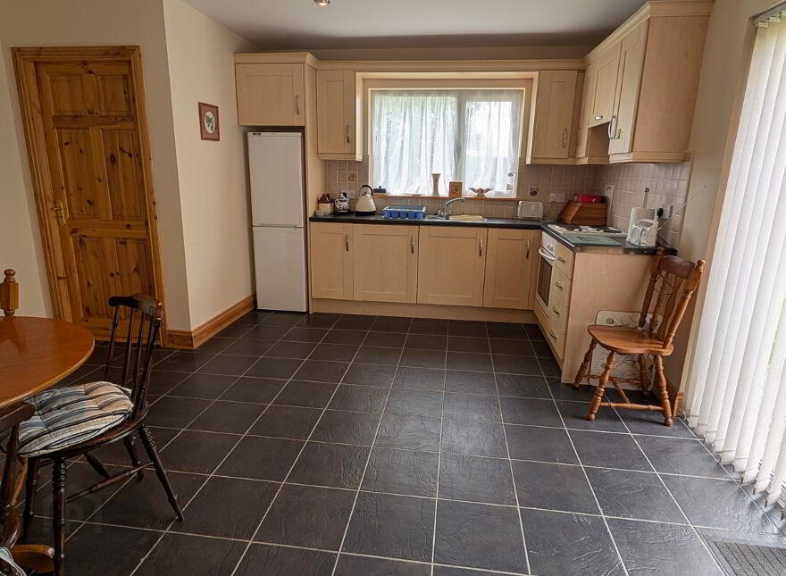 4 Cluain Alainn, Carrigallen, H12E188
