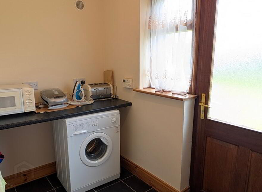 4 Cluain Alainn, Carrigallen, H12E188