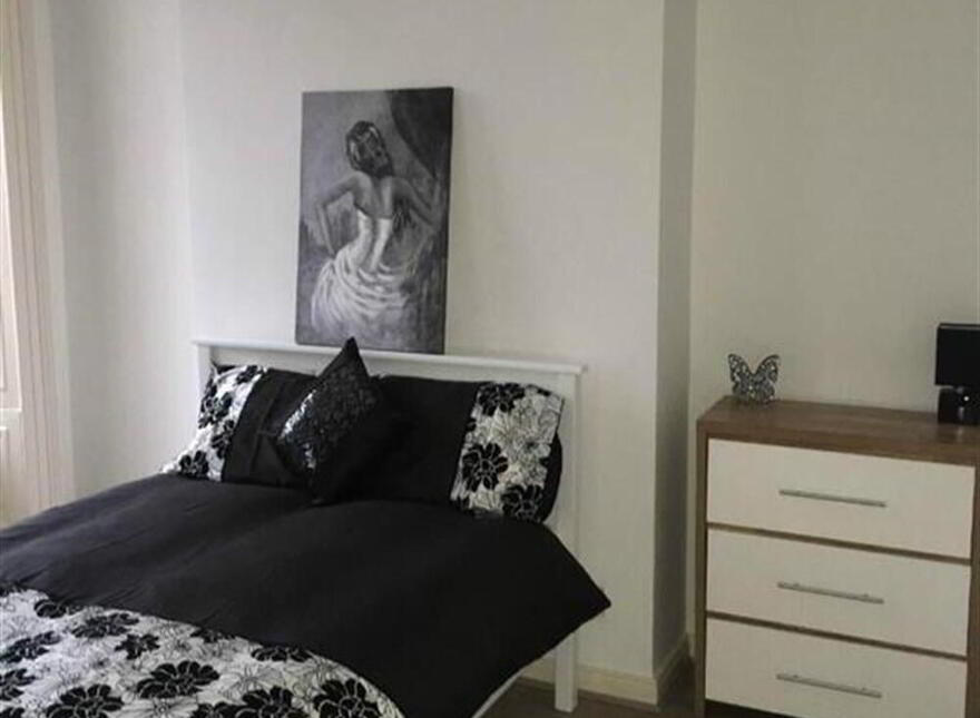 3 College Place North, Belfast, BT1 6BE