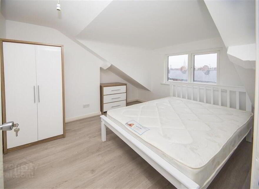 3 College Place North, Belfast, BT1 6BE