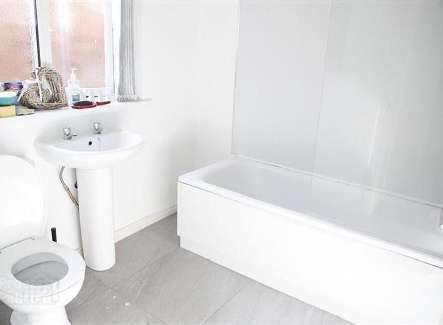 3 College Place North, Belfast, BT1 6BE