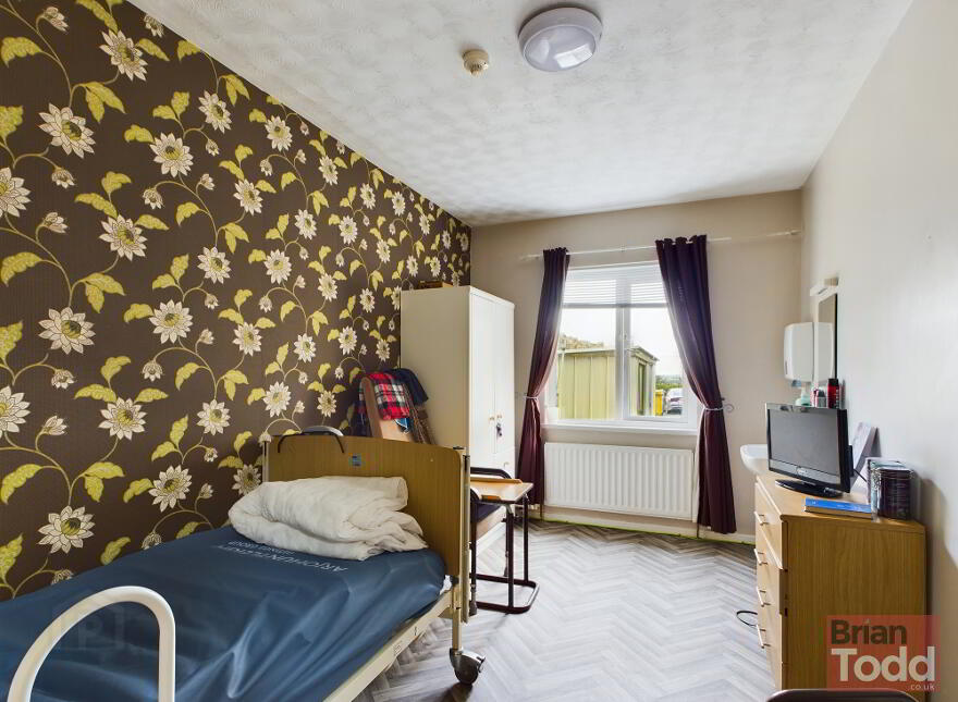 Glenarm Road, Larne, BT40 1DZ