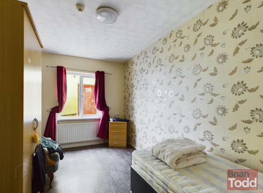 Glenarm Road, Larne, BT40 1DZ