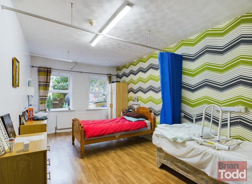 Glenarm Road, Larne, BT40 1DZ