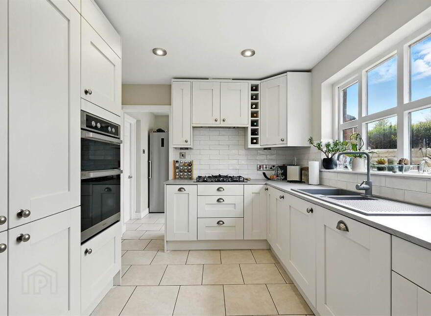 32 Meadowbank, Jordanstown, Newtownabbey, BT37 0UP