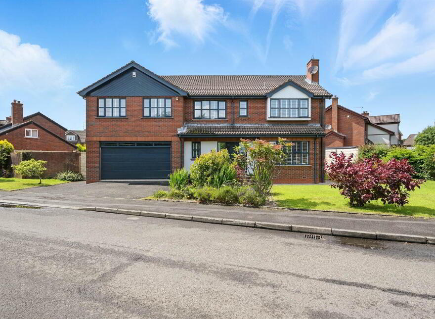 32 Meadowbank, Jordanstown, Newtownabbey, BT37 0UP photo