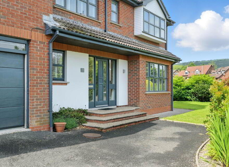 32 Meadowbank, Jordanstown, Newtownabbey, BT37 0UP