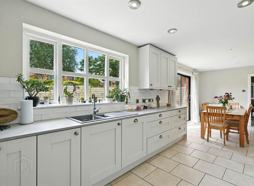 32 Meadowbank, Jordanstown, Newtownabbey, BT37 0UP