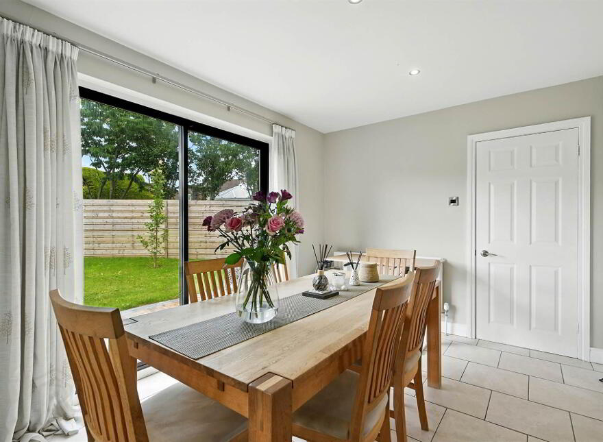 32 Meadowbank, Jordanstown, Newtownabbey, BT37 0UP