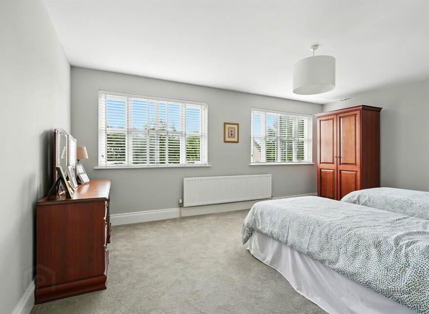32 Meadowbank, Jordanstown, Newtownabbey, BT37 0UP