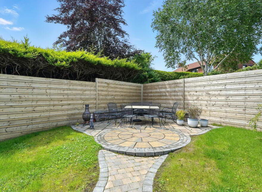 32 Meadowbank, Jordanstown, Newtownabbey, BT37 0UP