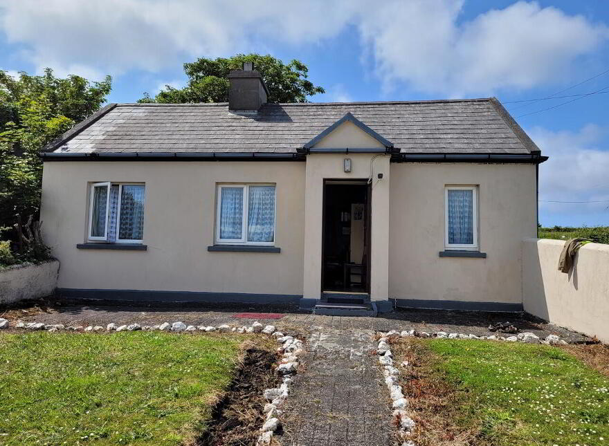 For Sale - COTTAGE AND LAND/ PLOT Reenglas, Chapletown, Valentia Island, V23P590 photo