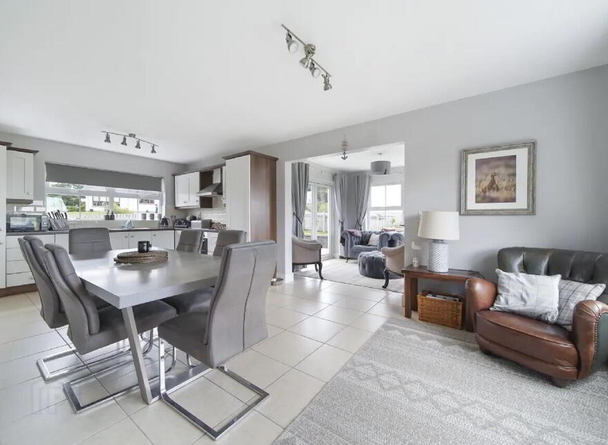 Sand Piper Lodge, 1 Ballymastocker Heights, Portsalon, F92X085