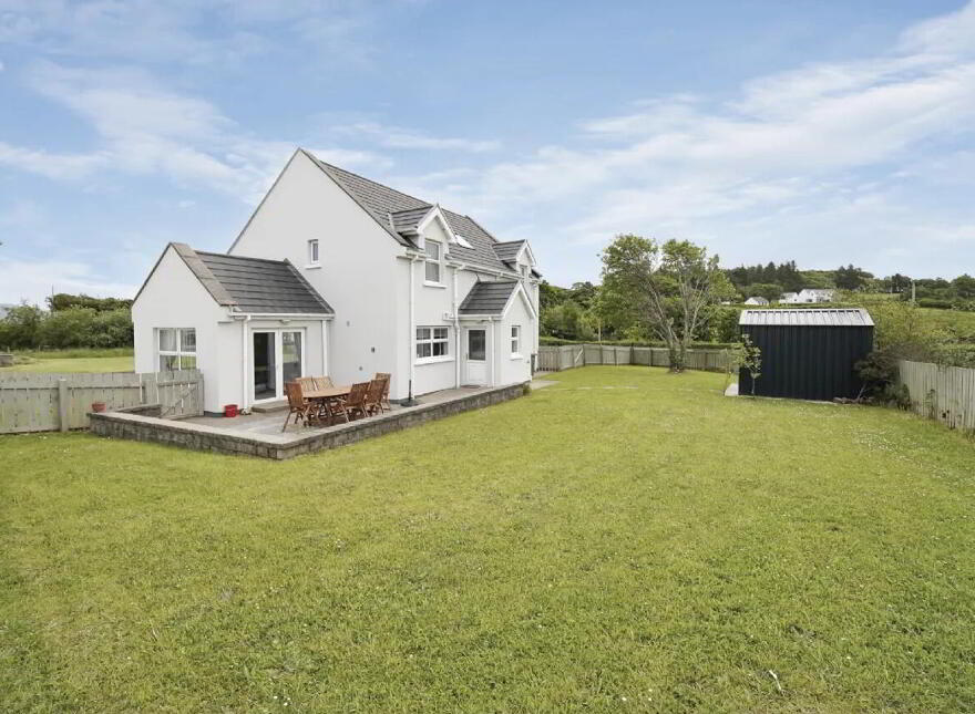 Sand Piper Lodge, 1 Ballymastocker Heights, Portsalon, F92X085