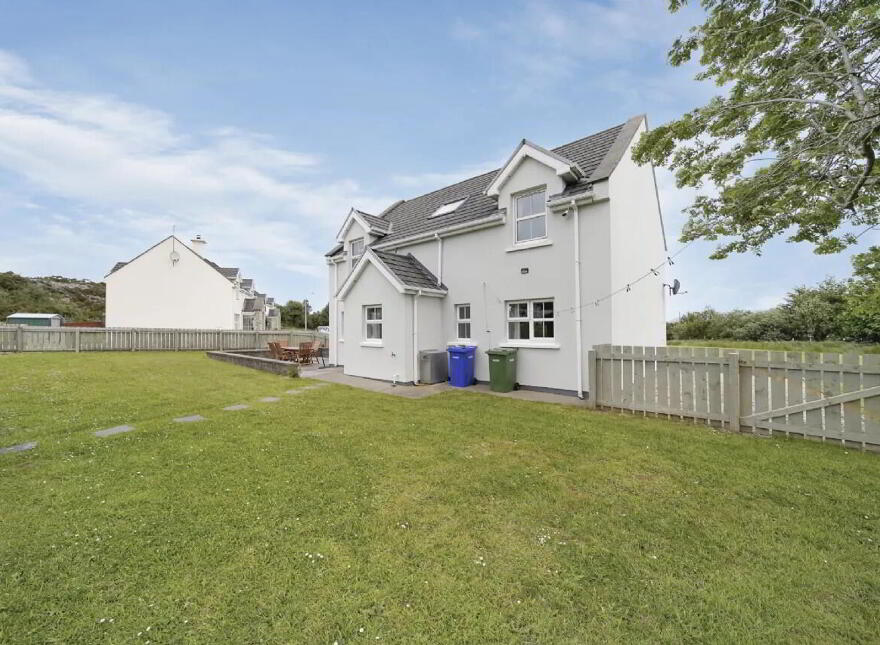 Sand Piper Lodge, 1 Ballymastocker Heights, Portsalon, F92X085